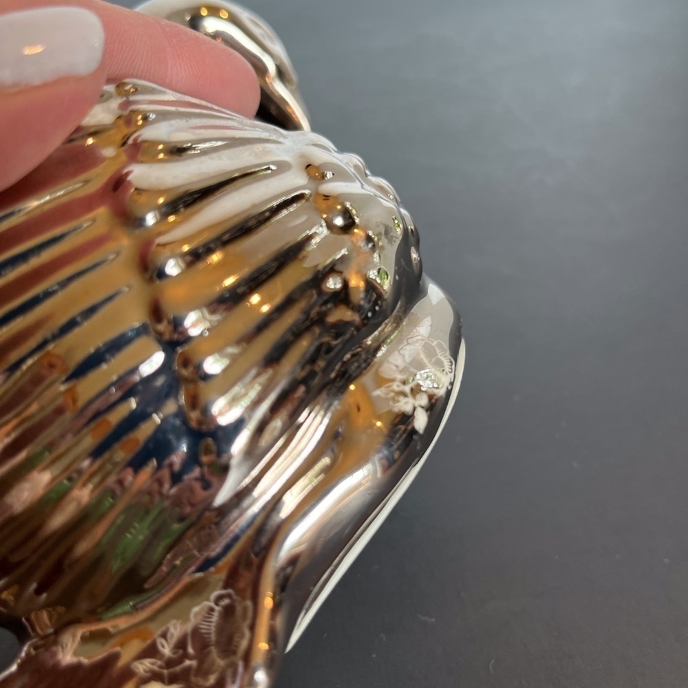 Vintage Weeping Swan with Platinum 22kt Overlay - Picture 7 of 10